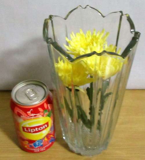 A MARVELOUS THICK HEAVY GLASS - FLOWER VASE - STUNNING PIECE