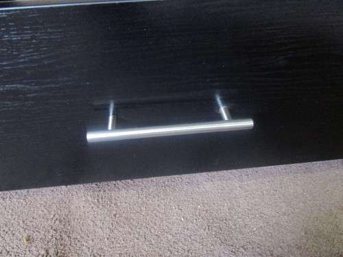 A EXQUISITE DARK WOOD FINISHED FLAT SCREAN & ENTERTAINMENT UNIT IN GOOD CONDITION