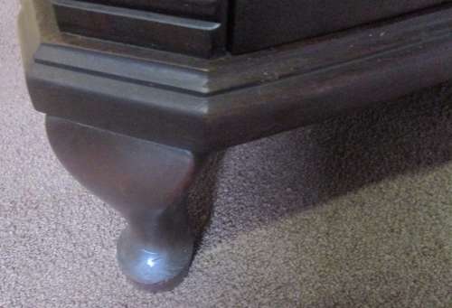 A STUNNING, UNUSUAL VINTAGE  FOUR DRAWER QUEEN ANNE STYLE CHEST  OF DRAWS IN FANTASTIC CONDITION!!!