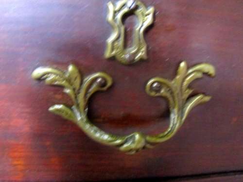 A STUNNING, UNUSUAL VINTAGE  FOUR DRAWER QUEEN ANNE STYLE CHEST  OF DRAWS IN FANTASTIC CONDITION!!!