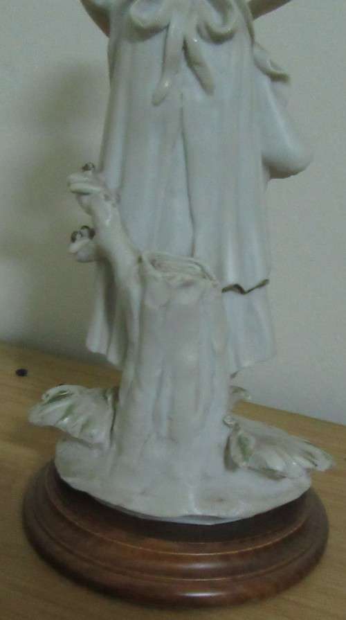 A Elegant Vintage porcelain Figurine-Lovely ceramic collectable & Vintage Decorating Piece A BELGARI