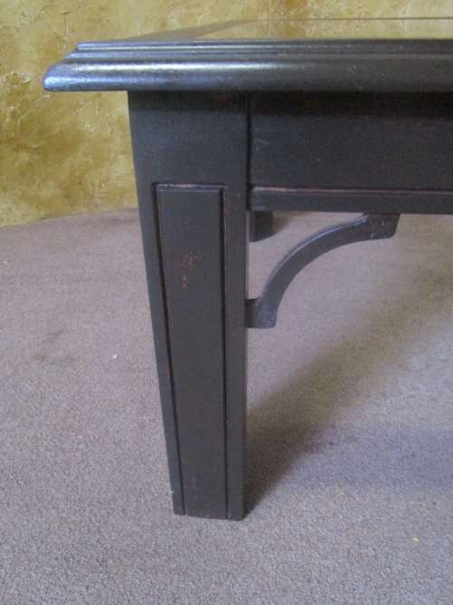 A LOVLEY LARGE GLASS TOP COFFEE TABLE