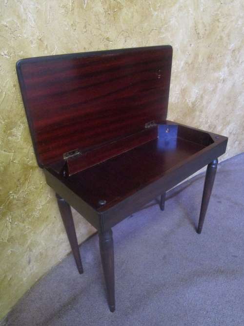 A ELEGANT REGENCY STYLE PIANO CHAIR - ALWAYS HARD TO FIND PIONO CHAIRS