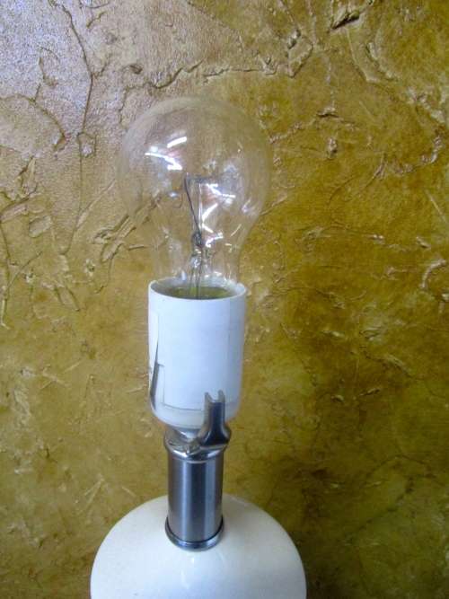 WOW A STUNNING LARGE CRISP WHITE WOOLWORTHS PORCELAIN TABLE LAMP TESTED & WORKING