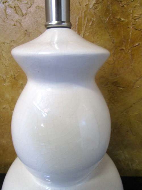 WOW A STUNNING LARGE CRISP WHITE WOOLWORTHS PORCELAIN TABLE LAMP TESTED & WORKING