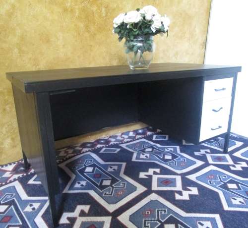 A MARVELOUS CHALK PAINTED METAL DESK WITH THREE DRAWERS - STUNNING