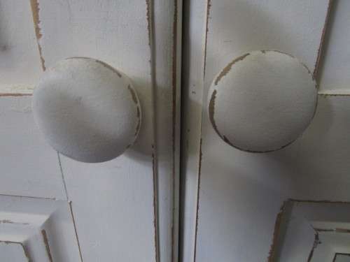 A ELGANT TALL FRENCH LOOKING SHABBY CHIC TWO DOOR CUPBOARD WILL MAKE A PERFECT LINNEN CUPBOARD