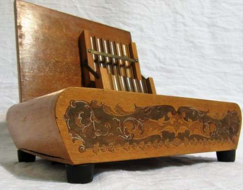 Wow a rare find a Vintage wooden cigarette musical case,Handmade & Hand painted in working condition