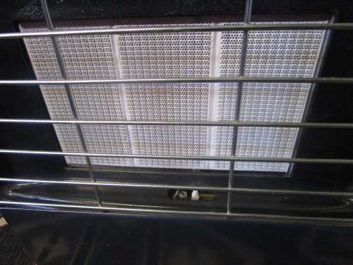 WINTER AROUND THE CORNER - DO YOU NEED A GASS HEATER. TOTAL - TESTED AND WORKING