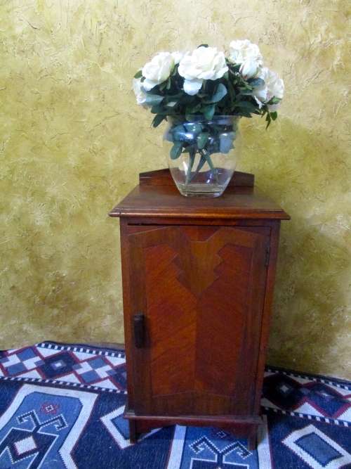 AN EXQUISITE ANTIQUE BEDSIDE CABINET WITH STUNNING INLAY WORK ON THE DOOR CIRA 1910