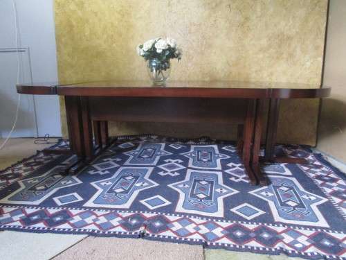 A ELGANT & STYLISH LARGE TABLE THAT CAN BE SPLIT UP IN FOUR DIFFERENT WAYS - ABSOLUTELY MARVELOUS