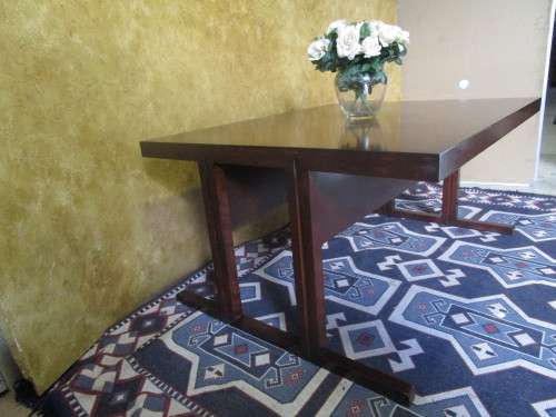 A ELGANT & STYLISH LARGE TABLE THAT CAN BE SPLIT UP IN FOUR DIFFERENT WAYS - ABSOLUTELY MARVELOUS