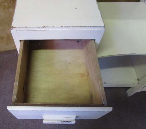 A MARVELOUS VINTAGE DRESSING TABLE TRENDY CHABBY CHIC  - FOR THAT COUNTRY COTTAGE FEEL