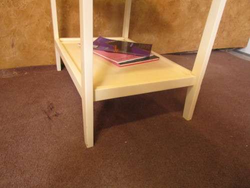 A STUNNING TWO TIER VINTAG SERVING UNINT (TEA TROLLEY NO CASTERS)