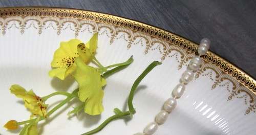 ELEGANT MEAT PLATTER 38CM PARAGON ATHENA BY APPOINTMENT TO HER MAJESTY THE QUEEN.