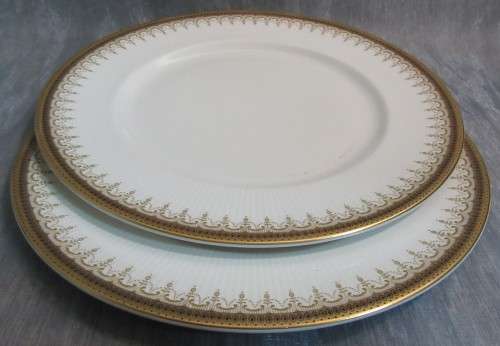 ELEGANT TWO DINNER PLATES 27.5CM PARAGON ATHENA BY APPOINTMENT TO HER MAJESTY THE QUEEN. B/P/E