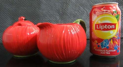 Make tea a real treat with this red Ladybird milk creamer & sugar bowl. This beautiful & classic