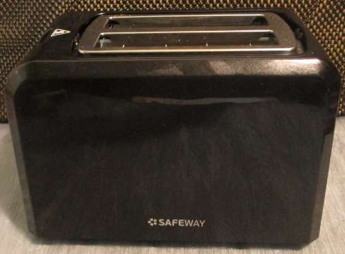 Safeway 2-Slice Toaster Black is a breakfast essential and a kitchen must. It has space for 2 slices