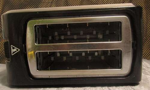 Safeway 2-Slice Toaster Black is a breakfast essential and a kitchen must. It has space for 2 slices