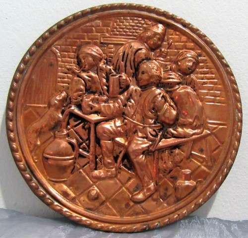 A MARVELOUS HAMMERED COPPER DECORATIVE PLATE WITH KITCHEN SCEEN - COUNTRY COTTAGE STYLE