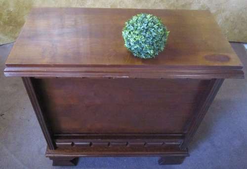 A GORGEOUS VINTAGE TV CABINET CONVERTES INTO A LIQOUR CABINET WITH GLASS SHELFS WITH SLIDING DOOR -