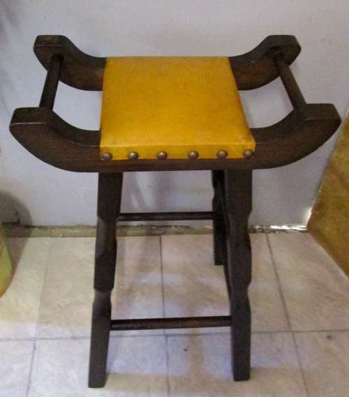 WOW A STUNNING GOTHIC STYLE BAR CHAIR BEAUTIFUL DETAIL 3 AVAILABLE