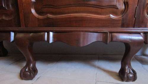 A SPECTACULAR VINTAGE SOLID IMBUIA BALL & CLAW SIDE SERVER WITH SO MUCH DETAIL AND SPACE