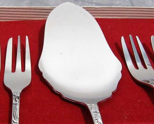 A EXQUISITE COLLECTION OF ROYAL DUTCH  SILVERWARE - LINE MADE IN VOORSCHOTEN HOLLAND