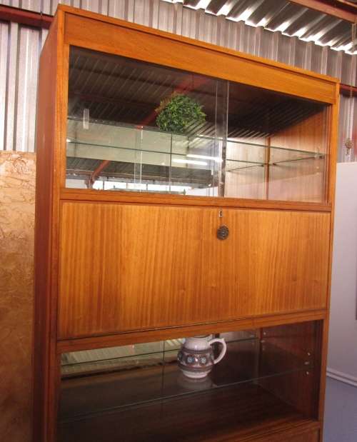 THIS IS REAL RETRO CHIC A VERY LARGE VINTAGE RETRO UNIT - STUNNING FURNITURE