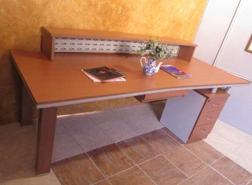 A fantastic modern "curved" reception  desk with brushed steel front in great condition