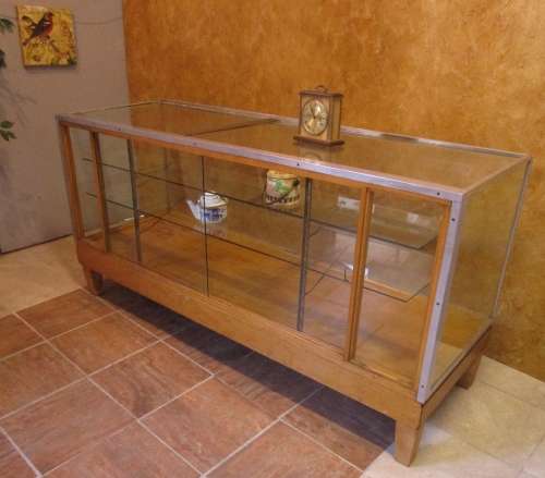 WOW A STUNNING VINTAGE/ANTIQUE COUNTER SHOW CASE - WITH AMAZING WOOD DETAIL