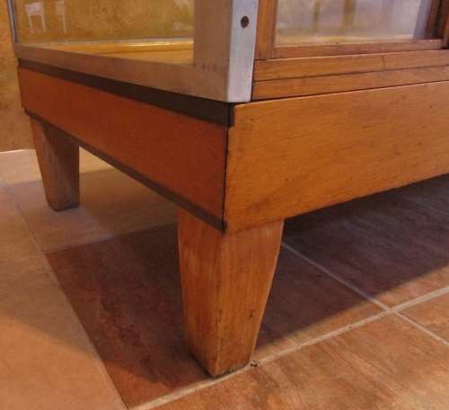 WOW A STUNNING VINTAGE/ANTIQUE COUNTER SHOW CASE - WITH AMAZING WOOD DETAIL