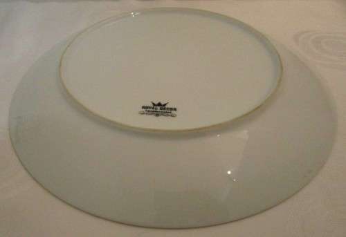 A Lovely Collectable Royal Decor - Handcrafted plate