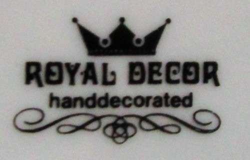 A Lovely Collectable Royal Decor - Handcrafted plate