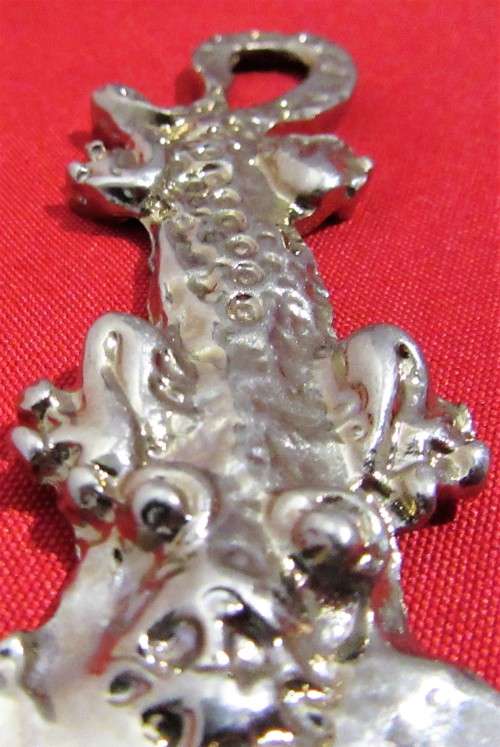 A GORGEOUS GEKO METAL BOTTLE OPENER - HANDY TO HAVE AND PERFECT GIFT