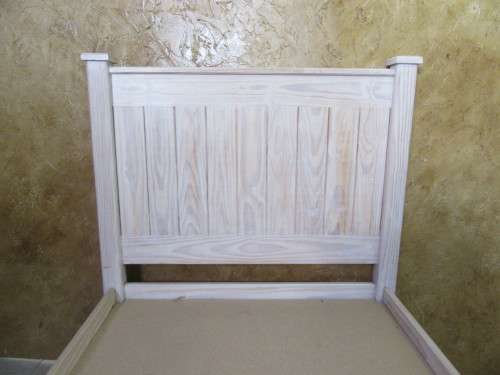 A TRENDY & STYLISH SOLID WOOD SHABBY CHIC SINGLE BED