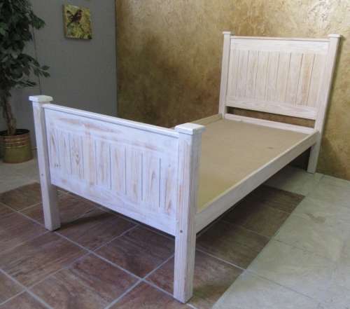 A TRENDY & STYLISH SOLID WOOD SHABBY CHIC SINGLE BED