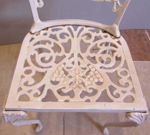 A  GORGEOUS 8 SEATER CASR ALUMINIUM GARDEN SET - Perfect for patios, braai area, gardens,