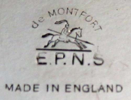 AN ELGANT AND STYLISH DE MONT FROST - EPNS VINTAGE SAUCE BOAT SET