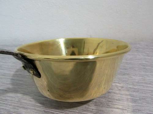 STUNNING KITCHEN DECOR A 46CM LONG SAUCER PAN