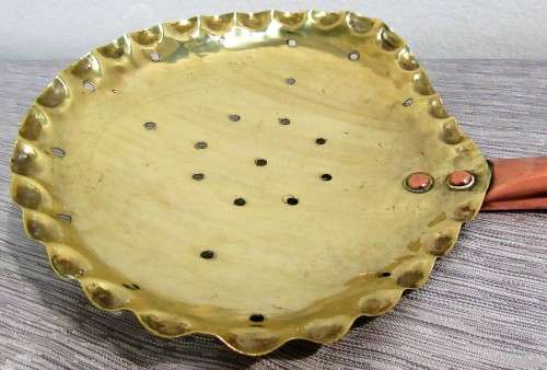 STUNNING KITCHEN DECOR A 50CM LONG STRAINER SPOON