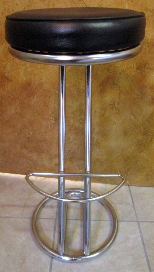 FOUR AMAZING CHROME BAR CHAIRS IN EXCELLENT CONDITION