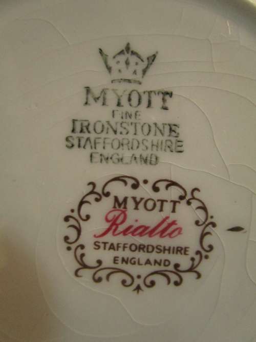 A COLLECTABLE MYOTT RIALTO FINE IRONSTONE STAFFORDSHIRE MADE IN ENGLAND
