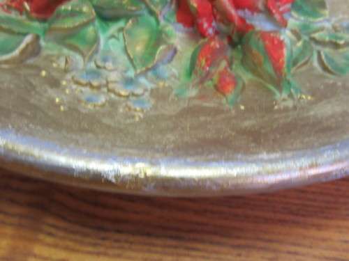 A MARVELOUS VINTAGE LARGE WALL PLATE WITH STUNNING 3D DETAIL