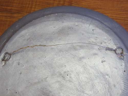 A MARVELOUS VINTAGE LARGE WALL PLATE WITH STUNNING 3D DETAIL