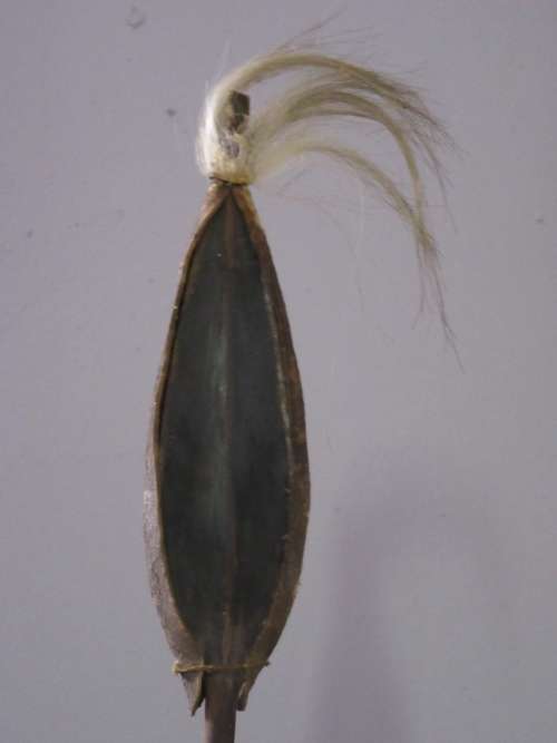 A VINTAGE ZULU ASSEGAAI - WITH A STAND TO DISPLAY IT UP RIGHT - 1.99 M