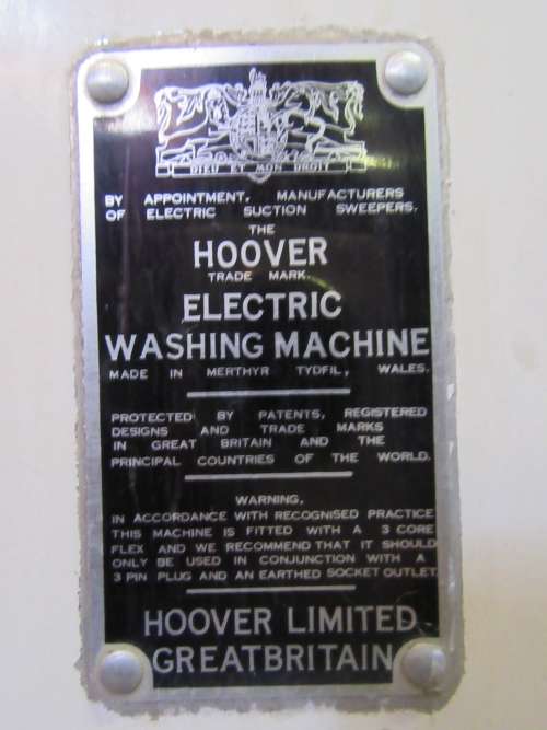 WOW A VINTAGE HOOVER TRADE MARK ELECTRIC WASHING MACHINE
