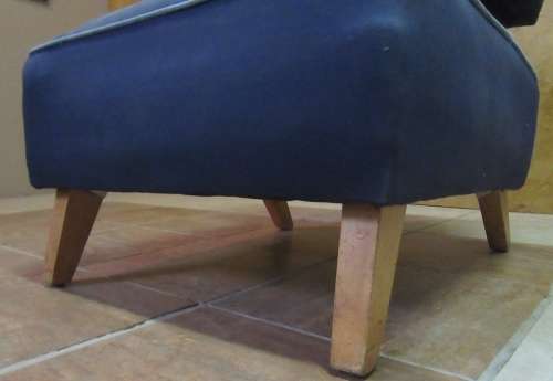 A MARVELOUS VINTAGE STYLE OCCASIONAL CHAIR WILL LOOK STUNNING IN NEW UPHOLSTERY