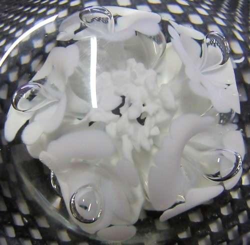 AN ELGANT & STYLISH CLEAR GLASS MURANO ASHTRAY