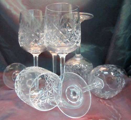 SIX SOMERSET HAND CUT LEAD CRYSTAL WINE GLASSES IN MINT CONDITTION